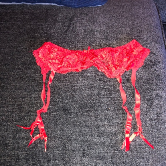 Other - SOLD ❌ NWOT sexy red lace garter belt
